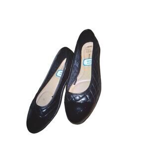 Women's cap toe quilted ballet flats